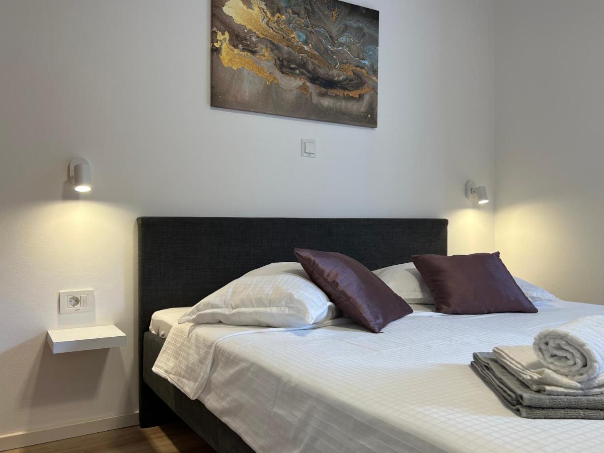 Apartmani Ivelic Supetar Ngoại thất bức ảnh