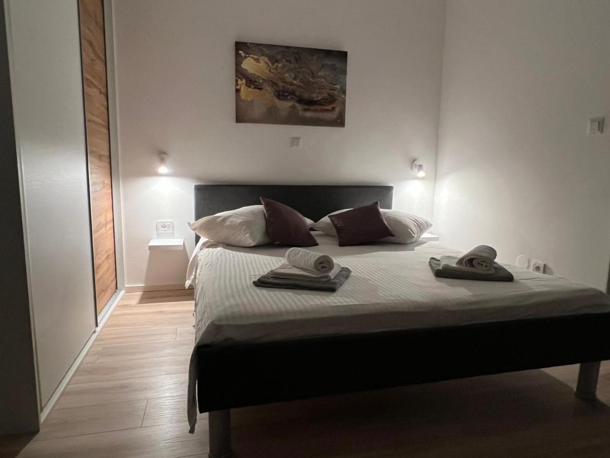 Apartmani Ivelic Supetar Ngoại thất bức ảnh