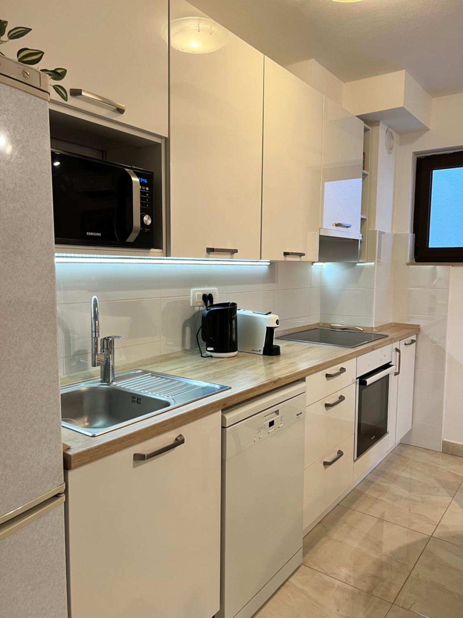 Apartmani Ivelic Supetar Ngoại thất bức ảnh