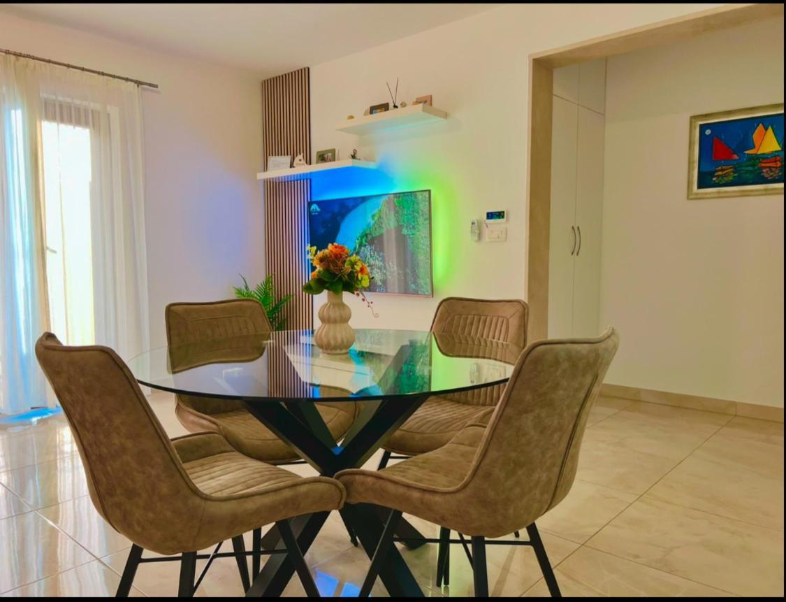 Apartmani Ivelic Supetar Ngoại thất bức ảnh