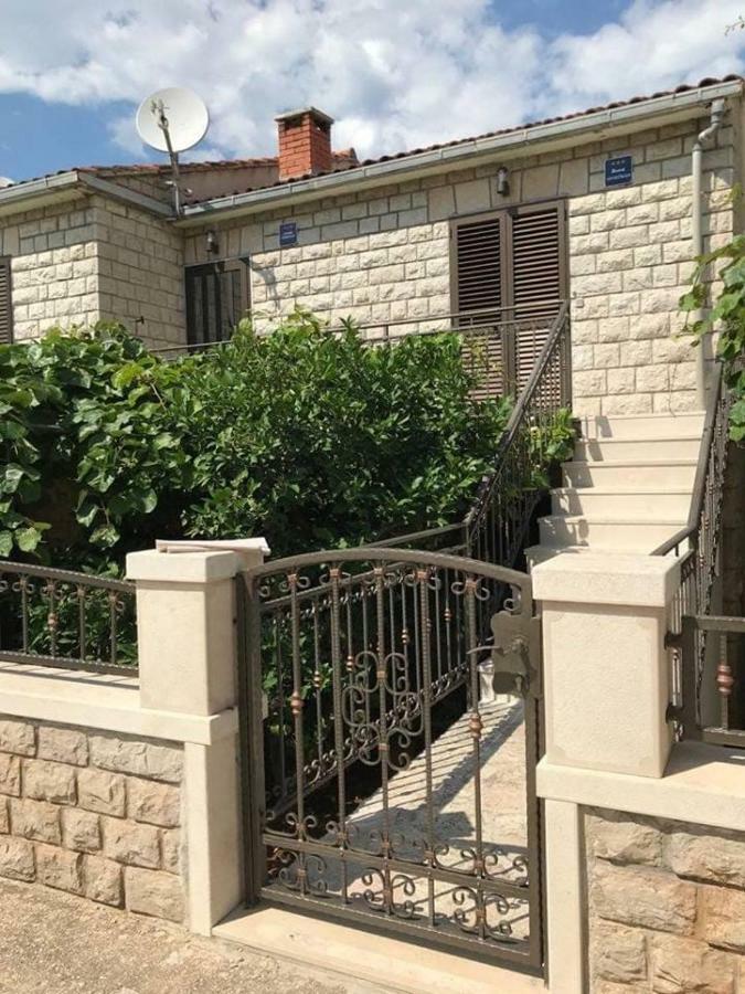Apartmani Ivelic Supetar Ngoại thất bức ảnh
