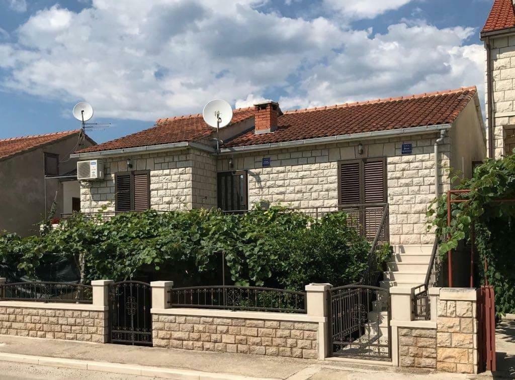 Apartmani Ivelic Supetar Ngoại thất bức ảnh